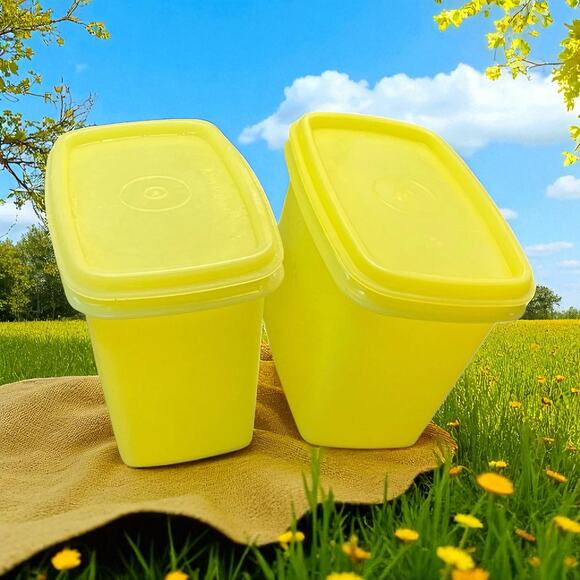Tupperware Shelf Saver 3.5 Cup Storage Container w Lid Yellow 1243 1244 Lot of 2 - Picture 10 of 10